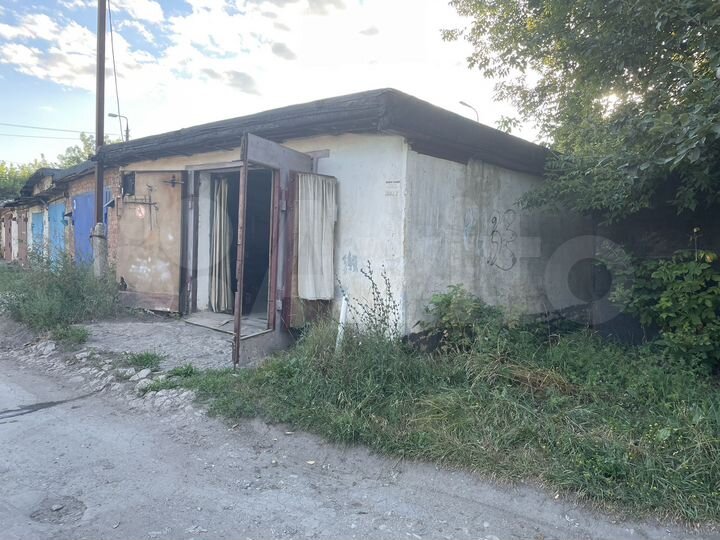 Гараж, > 30 м²