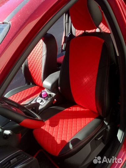 Яркие автомобильные чехлы на машину