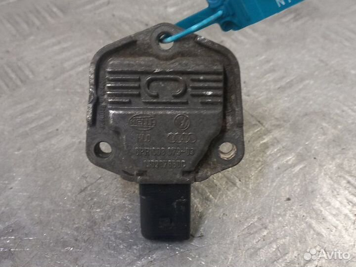 Датчик уровня масла Skoda Rapid