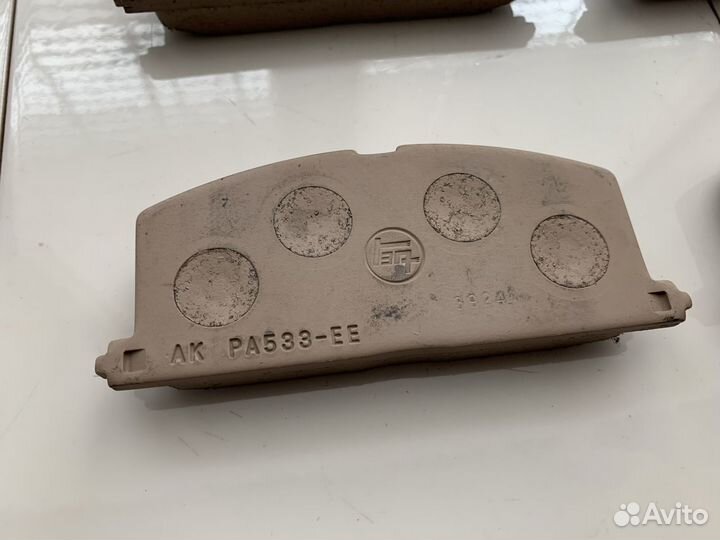 Передние колодки Toyota Camry Vista Celica Avensis