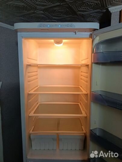 Холодильник 2-камеры