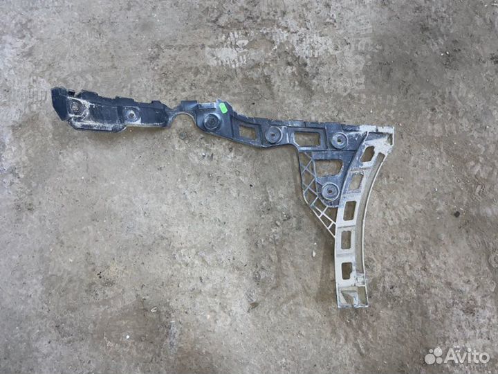 Кронштейн бампера задний левый Volkswagen Polo 612