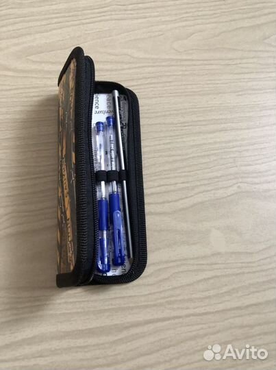 Пенал школьный новый с наполнением