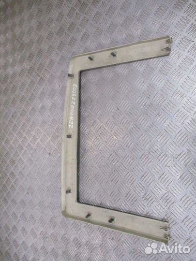 Защитный элемент кабины Volvo 82211656