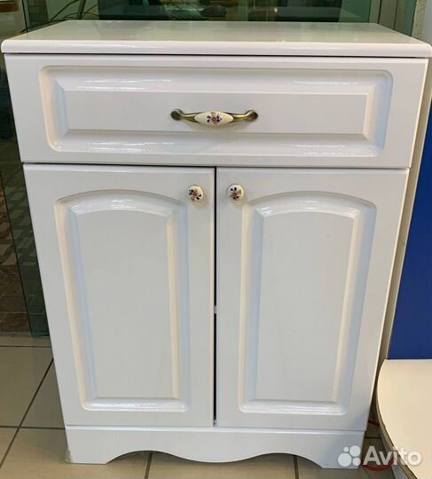 Тумба напольная