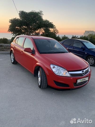 Opel Astra, 2011