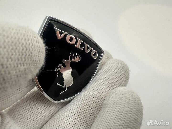 Шильдик Volvo