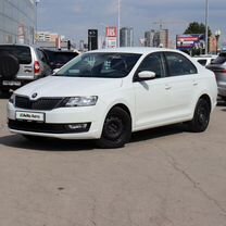 Skoda Rapid 1.6 AT, 2019, 96 937 км, с пробегом, цена 1 365 000 руб.