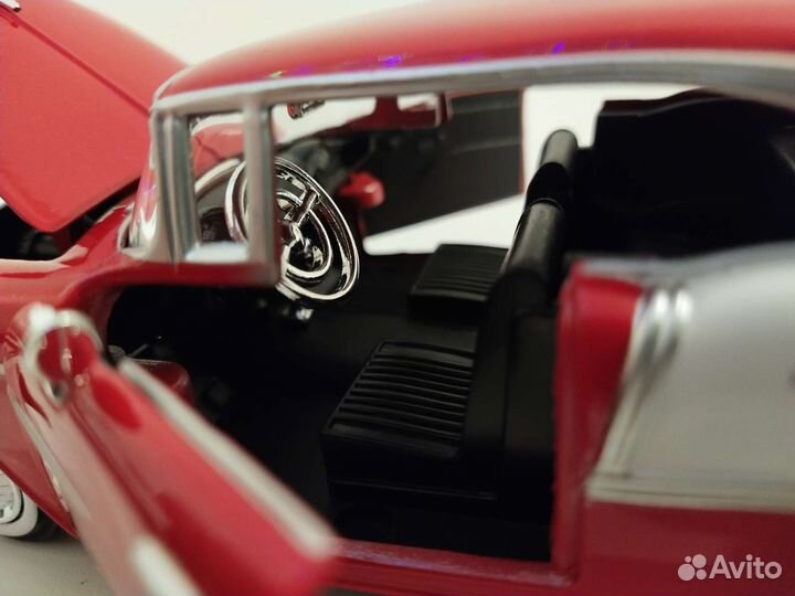 Модель 1:24, новая, Шевролет