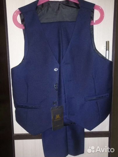 Школьный костюм для мальчика 146 новый синий