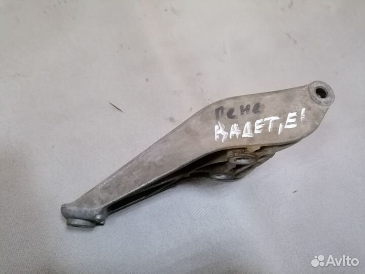 Кронштейн генератора Opel Kadett E 1984-1992