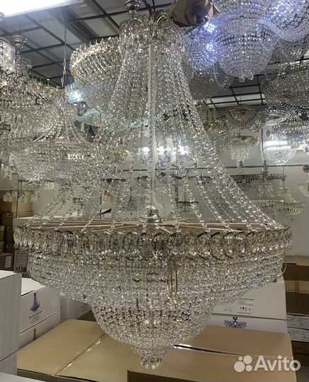 Хрустальная люстра для второго света