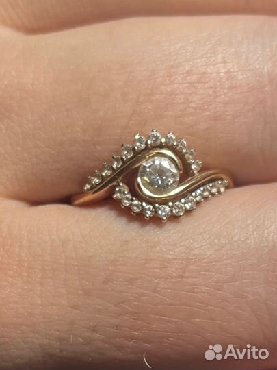 Золотое кольцо женское 17