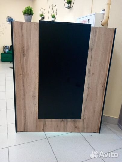 Стойка ресепшн с подсветкой