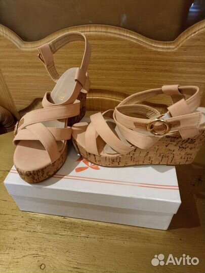 Босоножки новые женские 38 размер