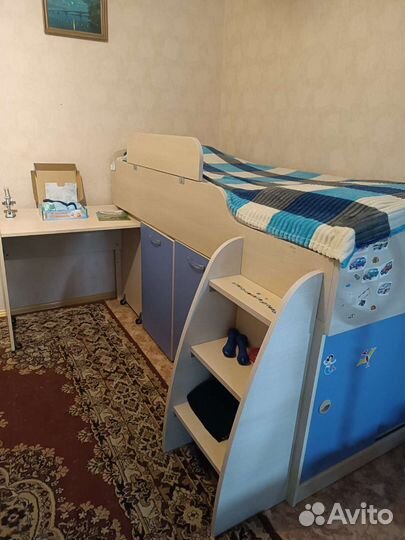 Детская кровать-чердак со столом и шкафом бу