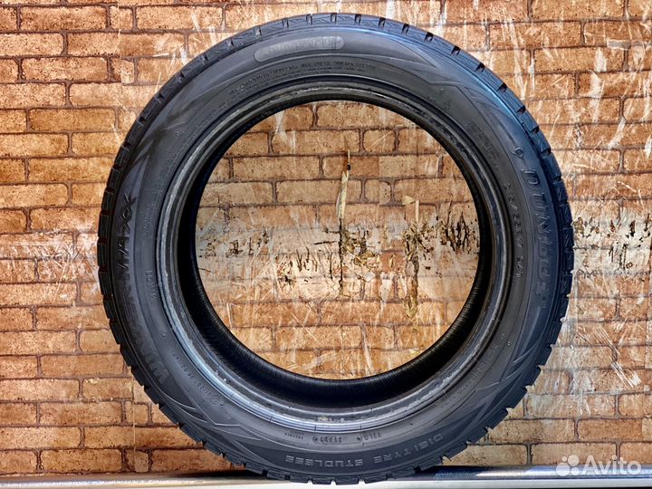 Dunlop Winter Maxx WM01 215/55 R17