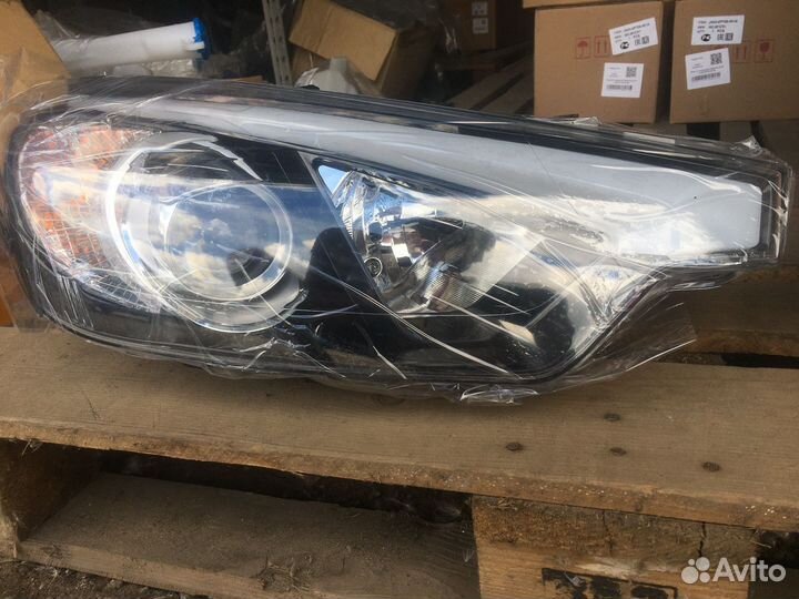 Фара правая kia Cerato 2013