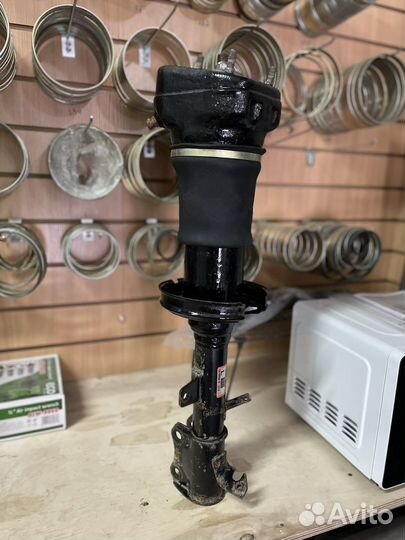 Оригинальные стойки на Лексус RX