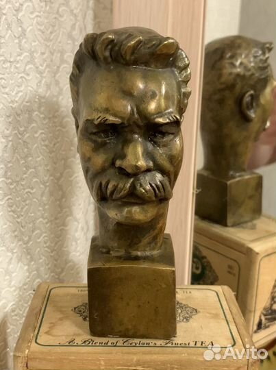 М. Горький. Бюст бронза