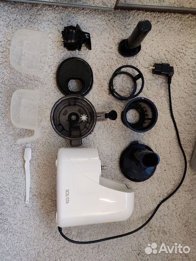 Соковыжималка шнековая