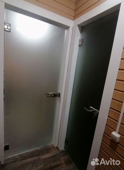 Стеклянная дверь от производителя