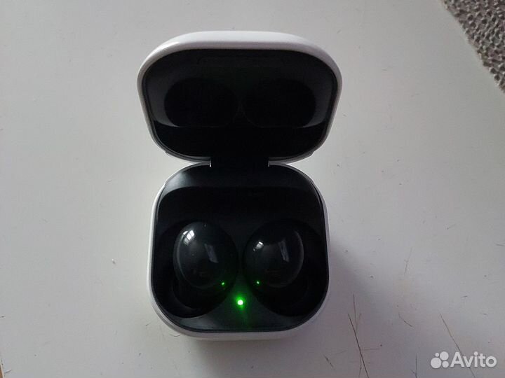 Наушники TWS Samsung Buds 2 черный