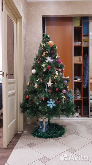Елка искусственная 180 см и игрушки
