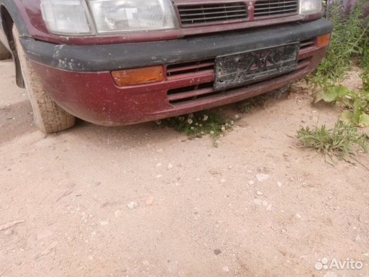 Бампер передний Mitsubishi Space Wagon 2 1992