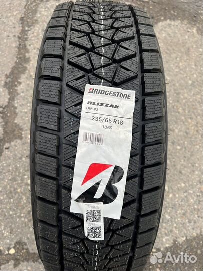 Bridgestone Blizzak DM-V2 235/65 R18 106S