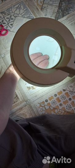 Увелечительное стекло с подсветкой