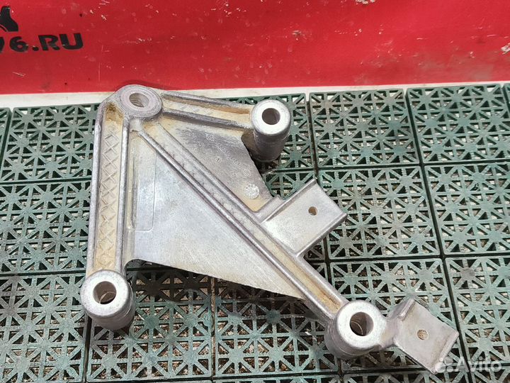 Кронштейн кпп Rеnаult Kangoo I 1.2 D7F