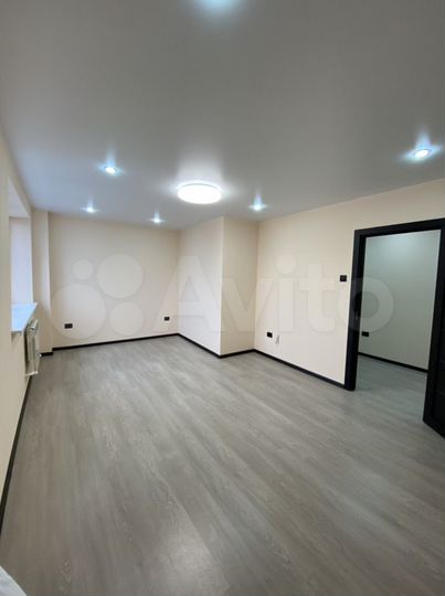 2-к. квартира, 57 м², 4/9 эт.