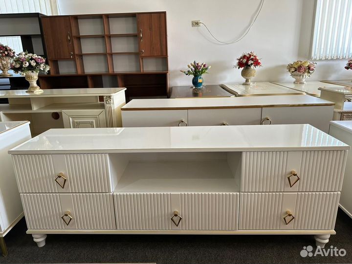 Тумба под телевизор