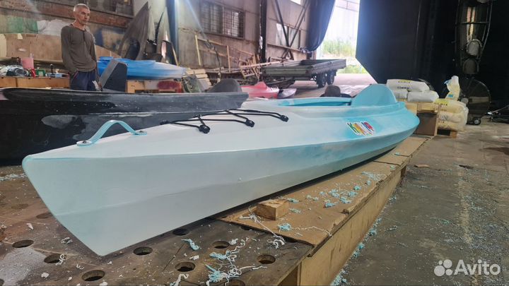 Каяк пластиковый 4 метра 2х местный