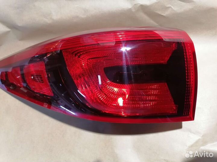 Фонарь задний левый Kia sportage 4