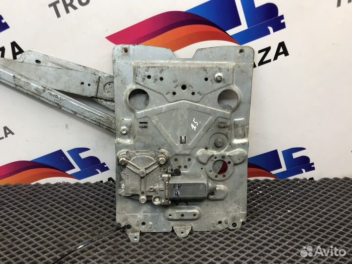 Стеклоподъемник электрический правый