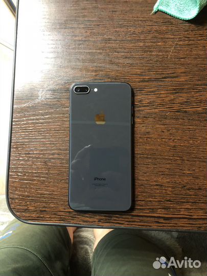 Телефон iPhone 8+ 128Gb