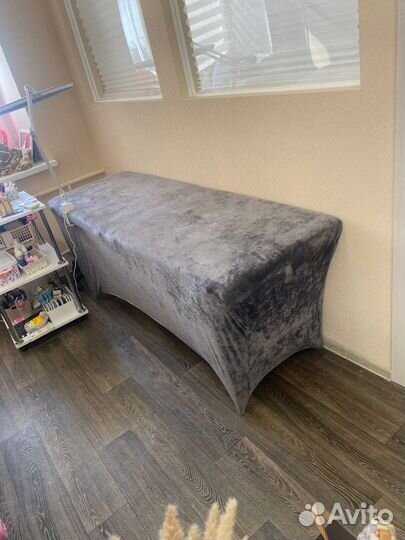 Аренда места мастера маникюра бровиста