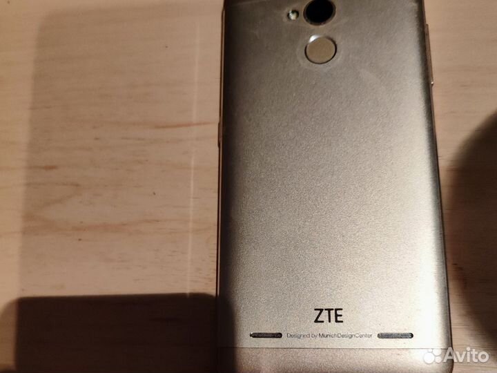 ZTE Blade V7, 2/16 ГБ