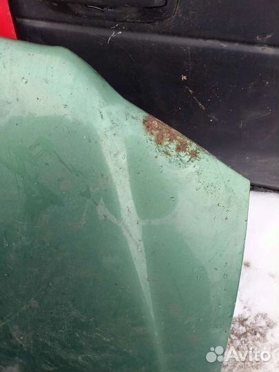 Капот dodge caravan