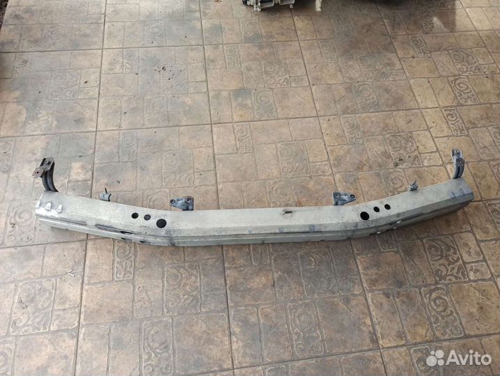 Усилитель переднего бампера Lexus LX 570