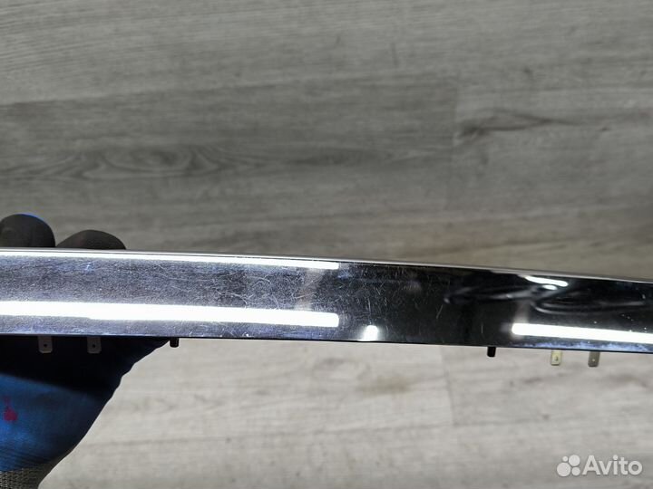 Хром накладка крышки багажника Mercedes-Benz ml164