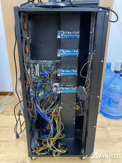 Вентилируемый корпус для майнинг фермы, закрытый