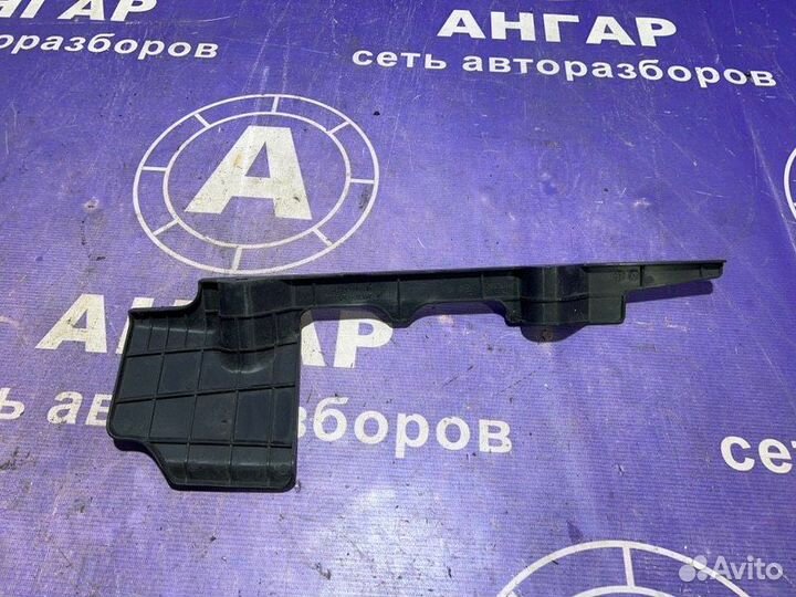 Пыльник радиатора правый Hyundai I30 G4FC 2010