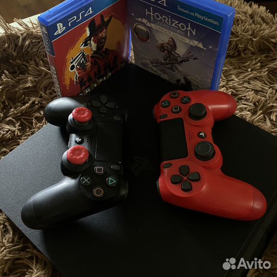 Sony playstation 4 slim 2tb + 2 DualShock 4