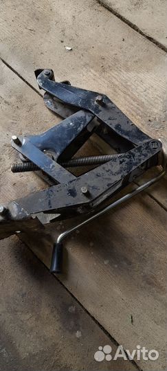 Домкрат автомобильный бу