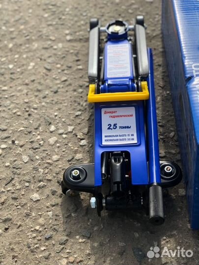 Гидравлический подкатной домкрат