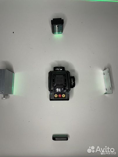 Лазерный уровень 16 линий со штативом