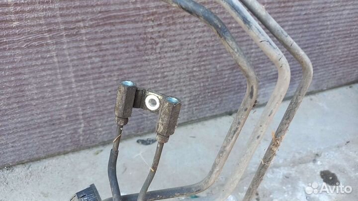 Трубки тормозные передние Toyota Camry v55